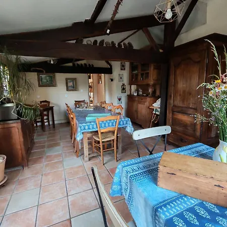 D' Hotes Des Glands ' ゲストハウス Saint-Martin-de-Gurçon